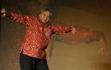 Gugum Gumbira, Maestro Jaipong Penerima Tanda Kehormatan RI  