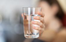 Ini Manfaat Minum Air Putih Saat Bangun Tidur untuk Kesehatan