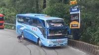 Aksi Heroik Pria Ganjal Bus Rem Blong, Puluhan Penumpang Selamat