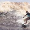 Menjajal Adrenalin lewat Bono Surfing di Sungai Kampar 