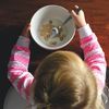 Agar Lebih Sehat, Hindari 2 Hal Ini saat Memberi Sarapan pada Anak