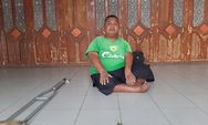 Berbagi Cerita dengan Jajang, Penjaga Alas Kaki di Masjid Pusdai