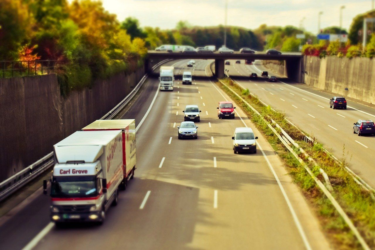 Ilustrasi transportasi darat. (Pixabay)