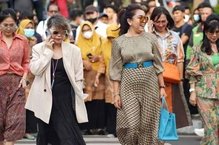 Citayam Fashion Week (Instagram @citayamfashionweek.official)