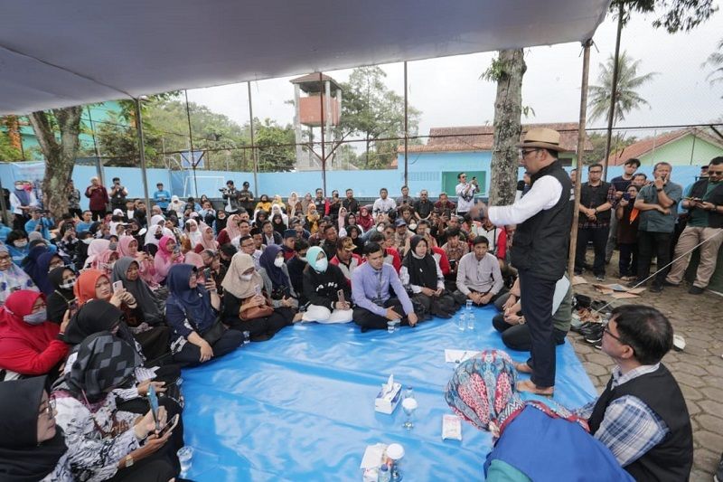 Gubernur Jabar Ridwan Kamil mengunjungi SMKN 2 Cilaku Cianjur terkait Hari Guru, 25 November 2022.  (Foto: Yogi Prayoga Dokpim Jabar)